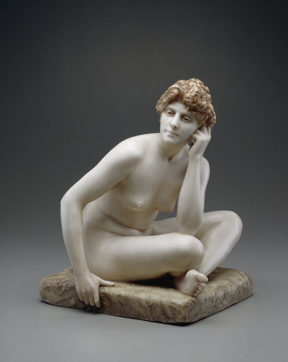 坐着的女人，c.1890/95（大理石与原始蜡和多色） 作者 让·莱昂·杰罗姆
