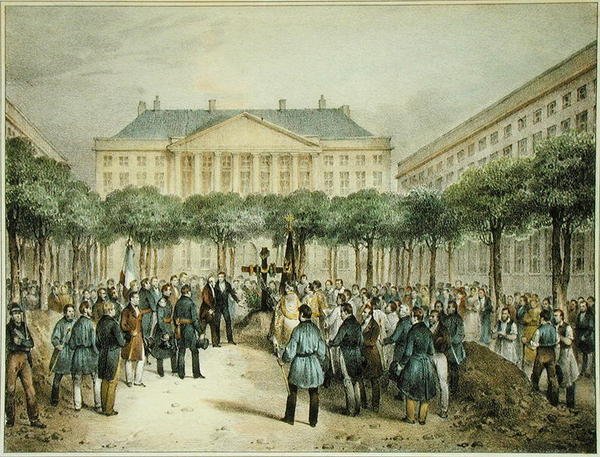 1830年10月2日，布鲁塞尔自由烈士广场的革命者葬礼，由A.M. Jobard（fl.1820-20）雕刻（彩色平印）。 作者 让·路易斯（后）范·赫默里克