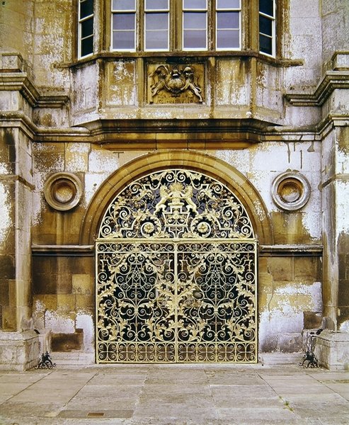 来自Burghley House的盖茨，1710年 作者 让·蒂茹