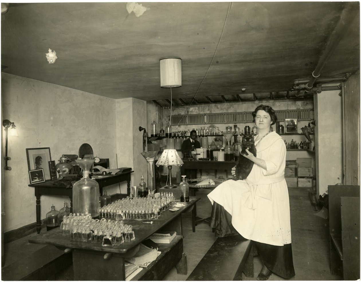 Ann Haviland，调香师，1915-28 作者 杰西·塔伯·比尔斯（Jessie Tarbox Beals）