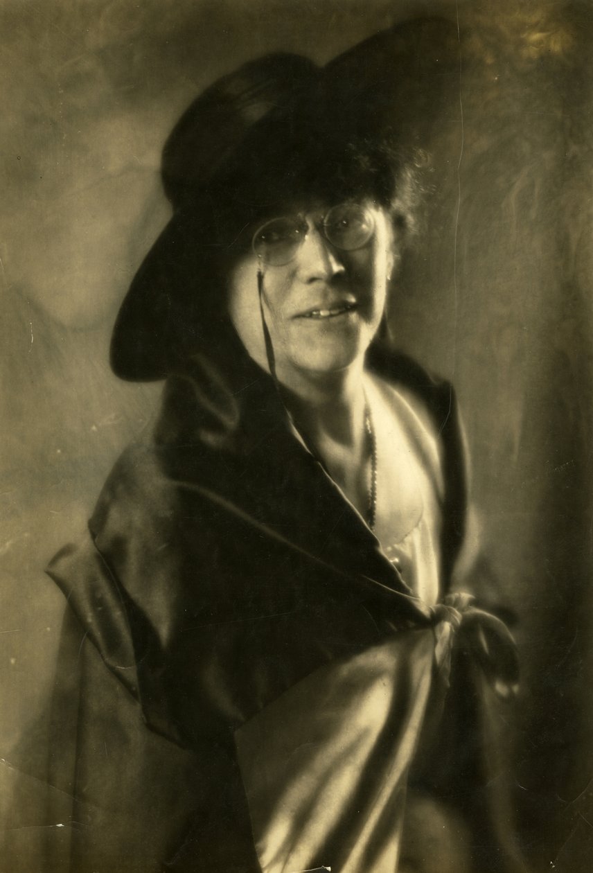 比尔斯自画像，1920年 作者 杰西·塔伯·比尔斯（Jessie Tarbox Beals）