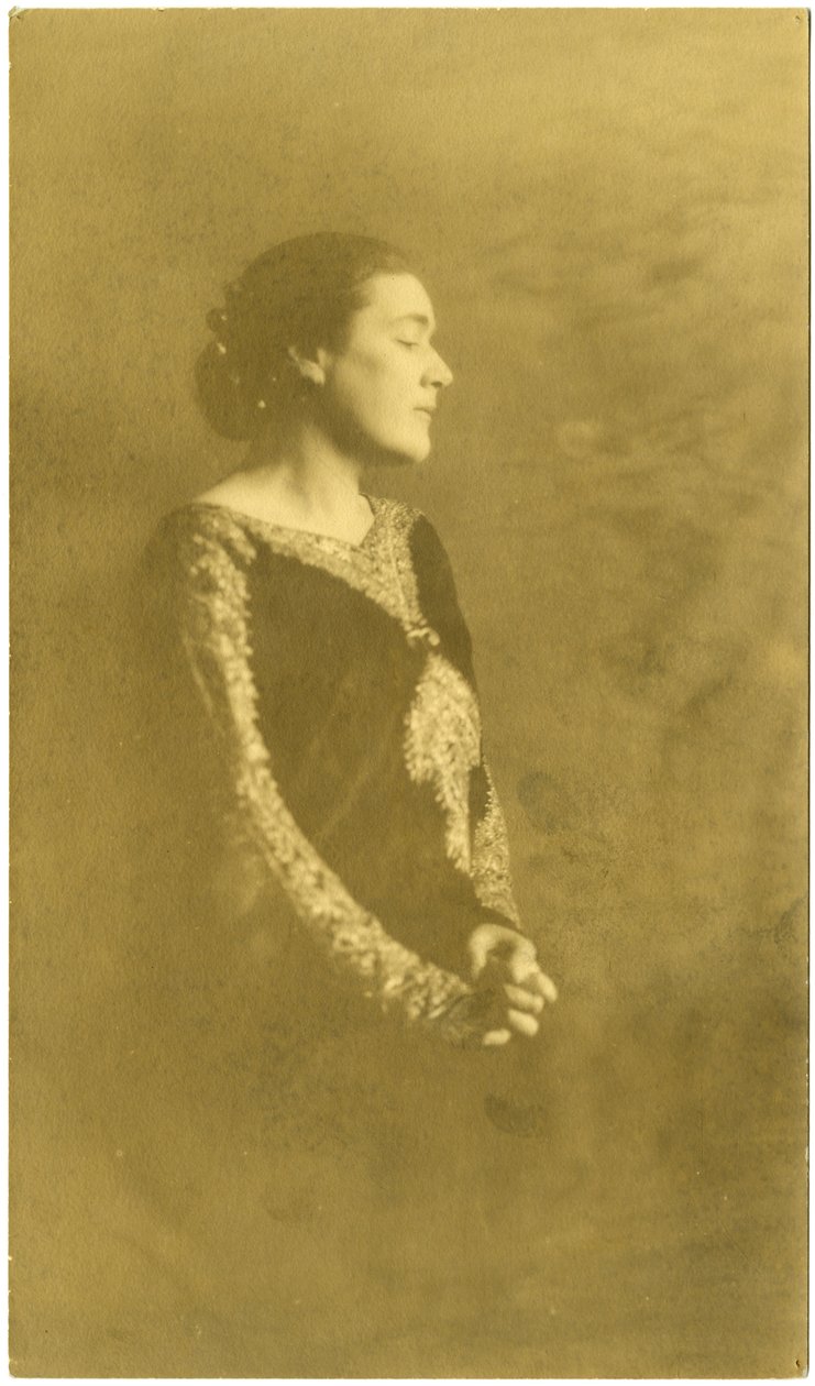范妮-赫斯特，约1909-20（明胶银照片 作者 杰西·塔伯·比尔斯（Jessie Tarbox Beals）
