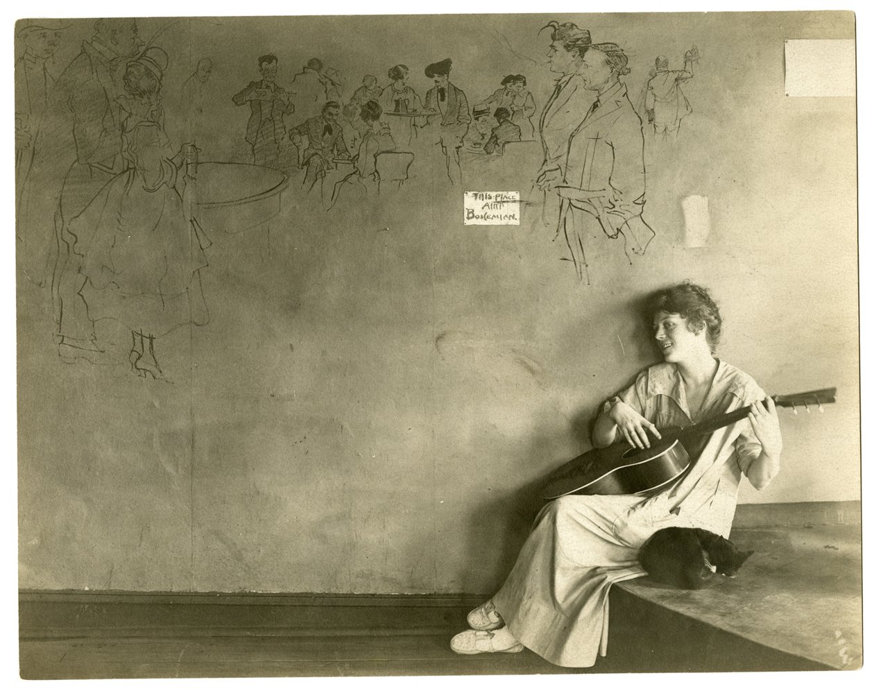 格蕾丝-戈德温的阁楼，美国纽约格林威治村，约1917-18年（明胶银照片）。 作者 杰西·塔伯·比尔斯（Jessie Tarbox Beals）