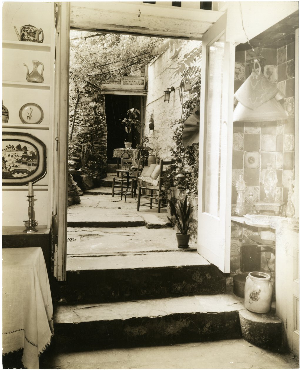 乔治斯通希尔夫妇之家，美国纽约格林威治村，约 1905-40 年（明胶银照片） 作者 杰西·塔伯·比尔斯（Jessie Tarbox Beals）