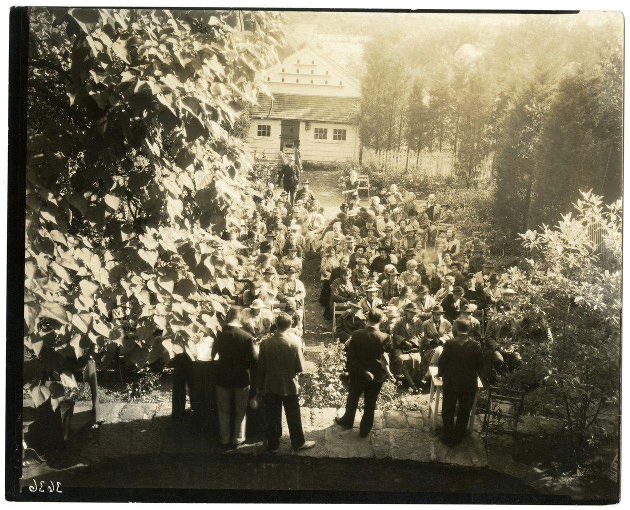 John W. Mitchell 作者 杰西·塔伯·比尔斯（Jessie Tarbox Beals）