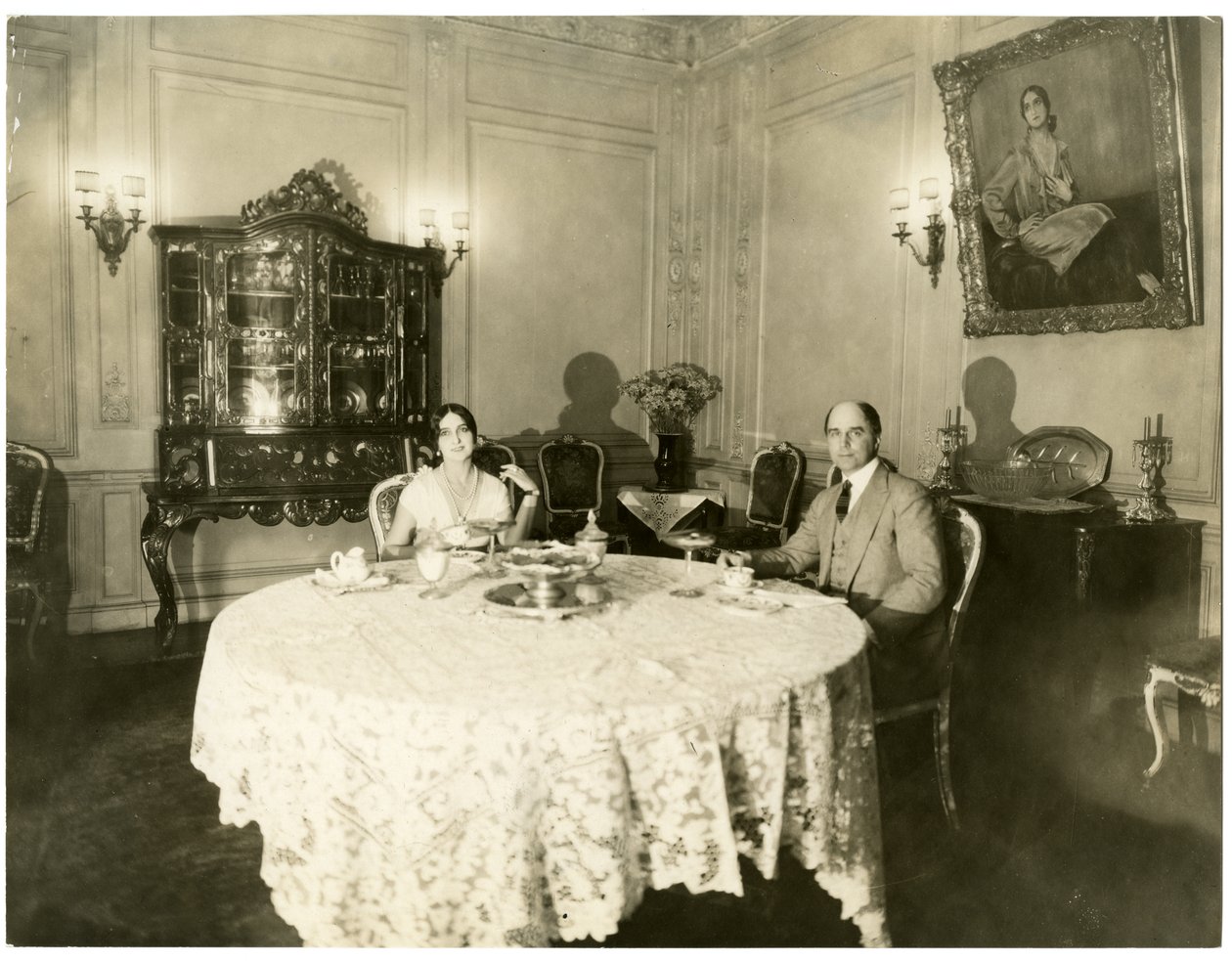 迈克尔-福金和他的妻子福金娜，约1926-36（明胶银照片 作者 杰西·塔伯·比尔斯（Jessie Tarbox Beals）