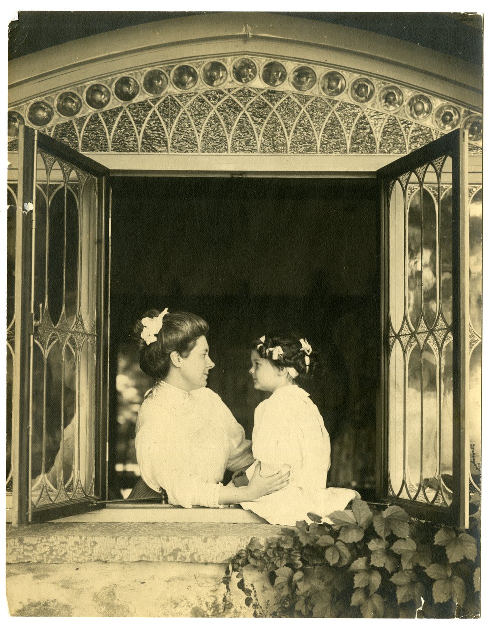 Ernest Thompson Seton夫人和女儿Ann 作者 杰西·塔伯·比尔斯（Jessie Tarbox Beals）