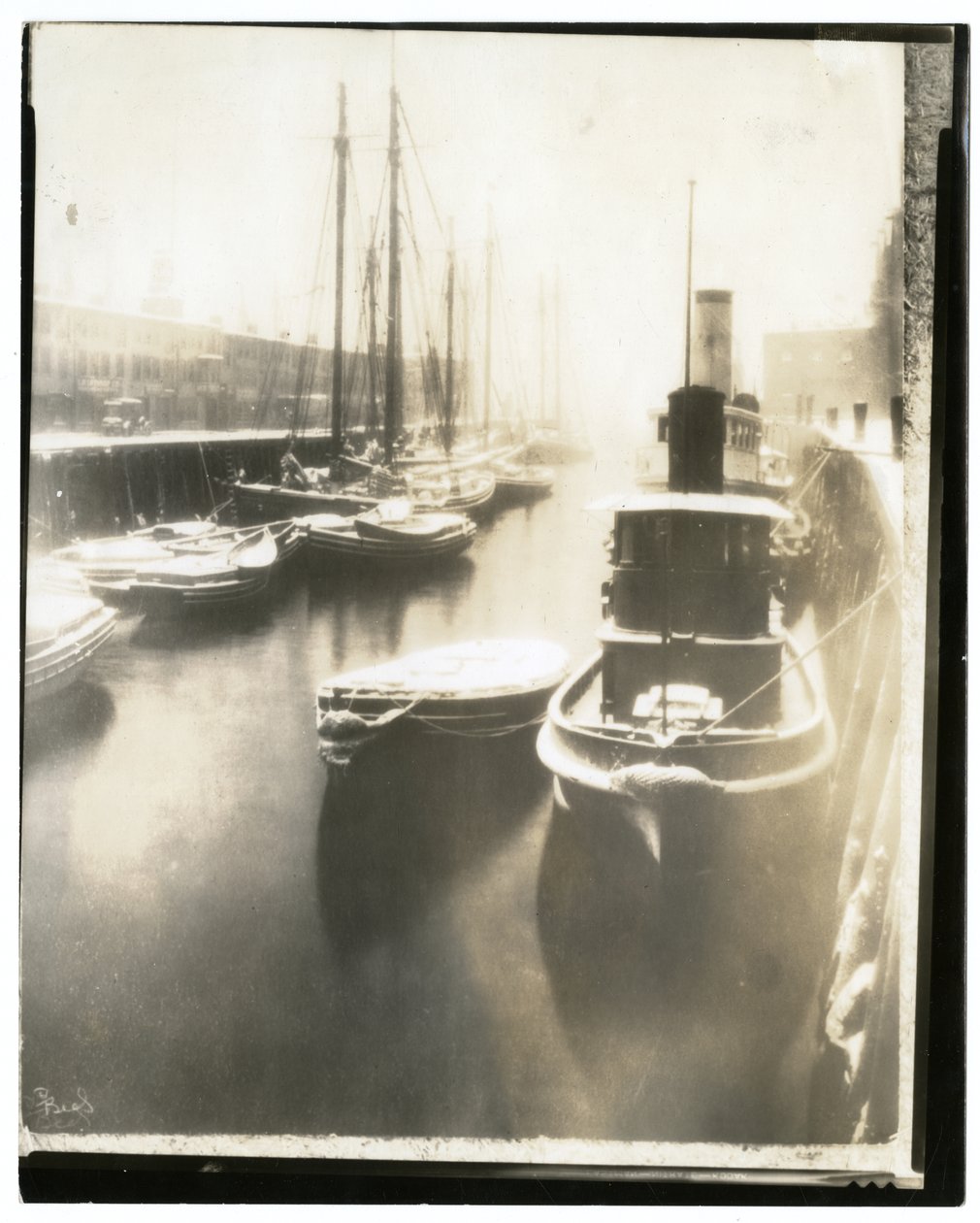 波士顿老T码头，约1902-10（明胶银照片 作者 杰西·塔伯·比尔斯（Jessie Tarbox Beals）