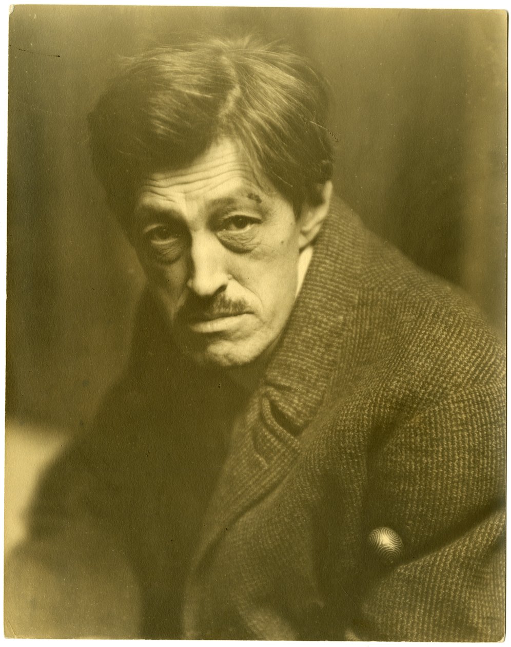 Sadakichi Hartman  - 德国日本艺术家和艺术评论家，1919年 作者 杰西·塔伯·比尔斯（Jessie Tarbox Beals）
