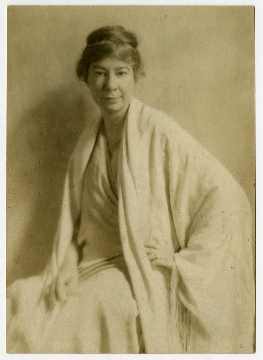 萨拉-提斯代尔，诗人，约1912-28（明胶银照片 作者 杰西·塔伯·比尔斯（Jessie Tarbox Beals）