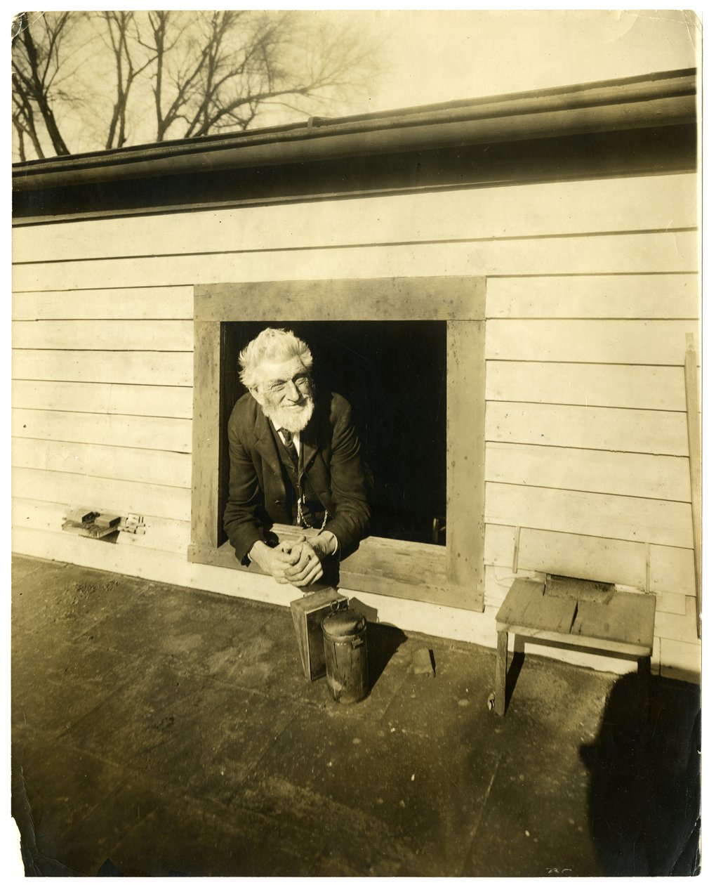 Chauncey叔叔的信使，约1905-09年（明胶银照）。 作者 杰西·塔伯·比尔斯（Jessie Tarbox Beals）