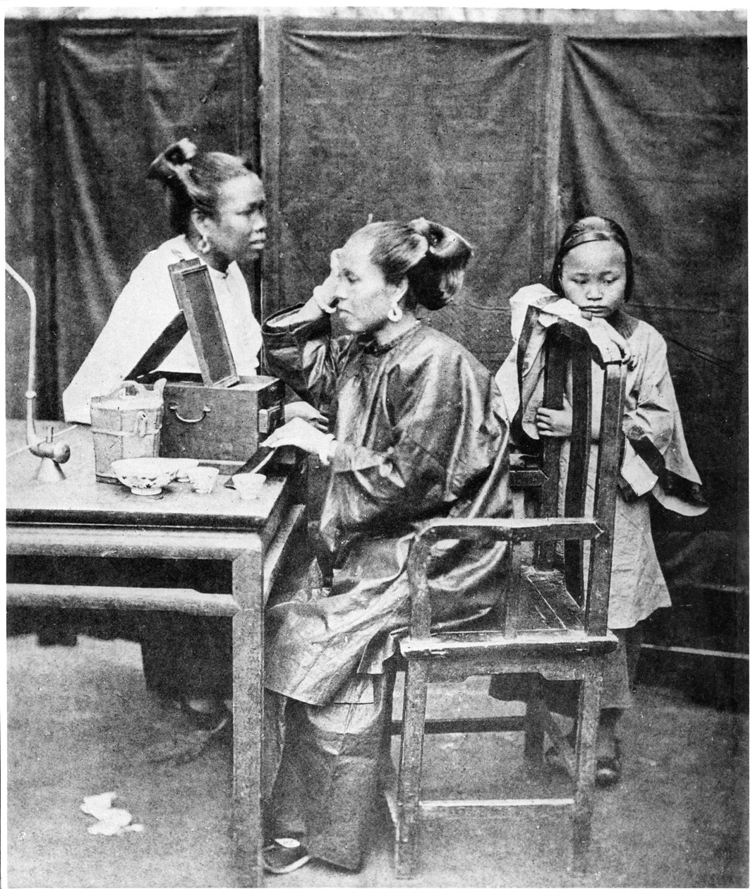 厕所，c.1867-72 作者 约翰汤姆森