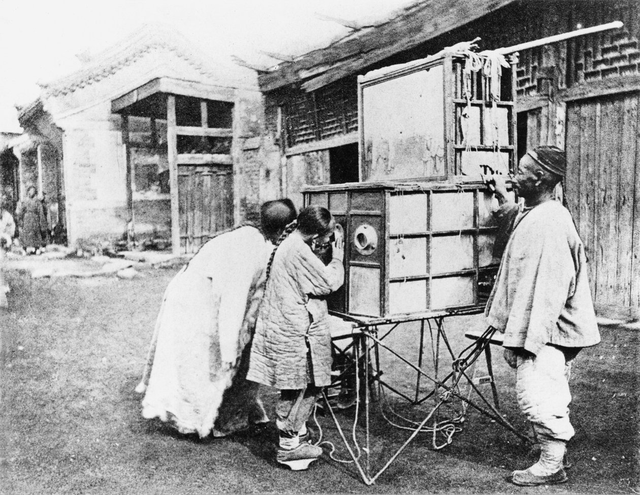 魔术灯，1870年 作者 约翰汤姆森