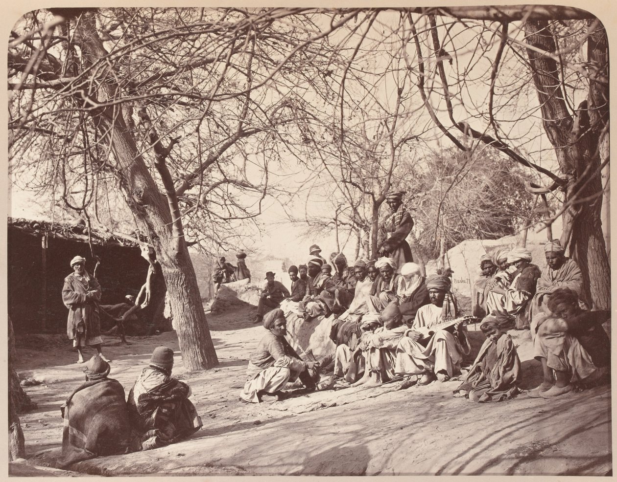 贾拉拉巴德市的街景，1878年 作者 约翰·伯克