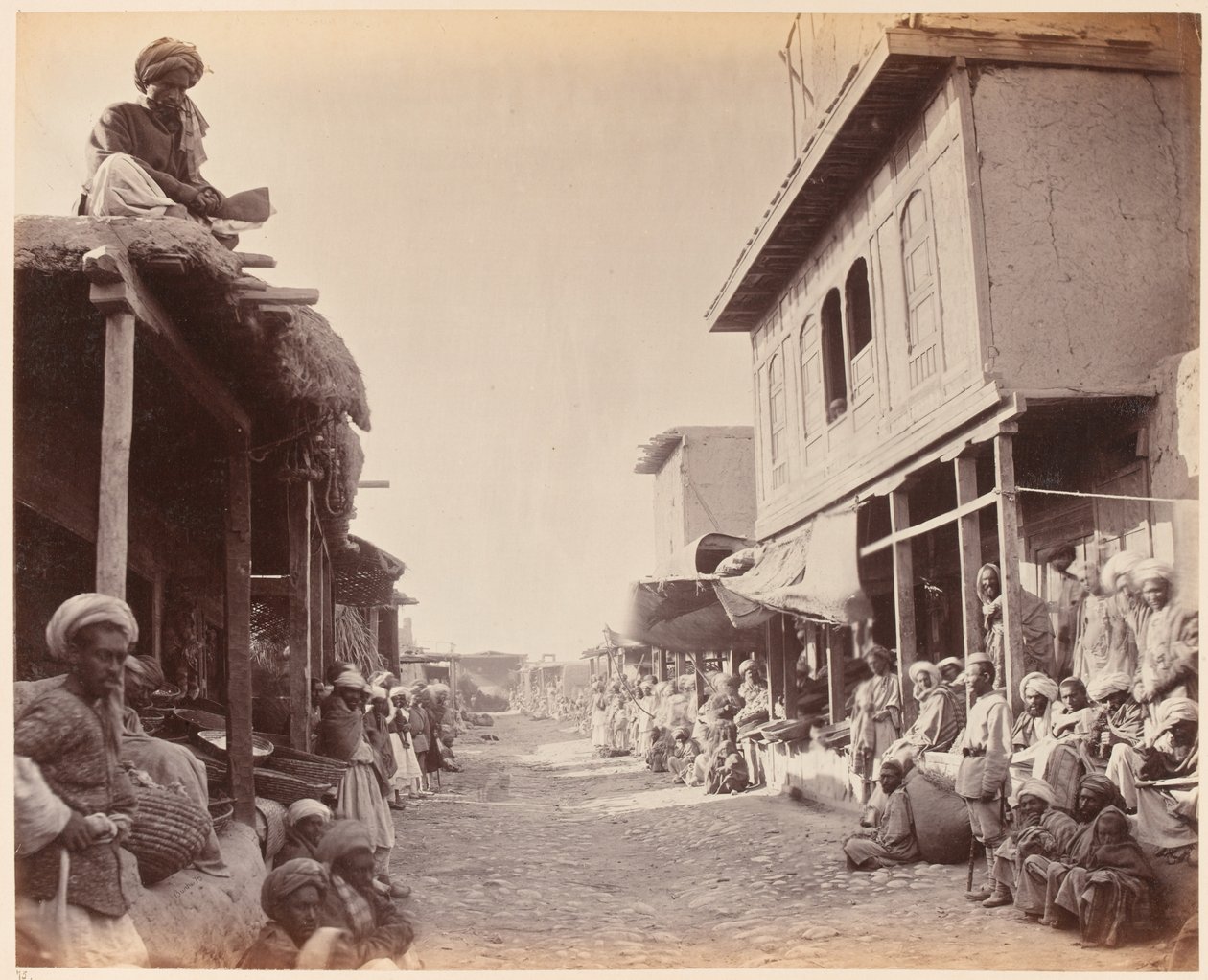 贾拉拉巴德（Jalalabad）街景，1879年 作者 约翰·伯克