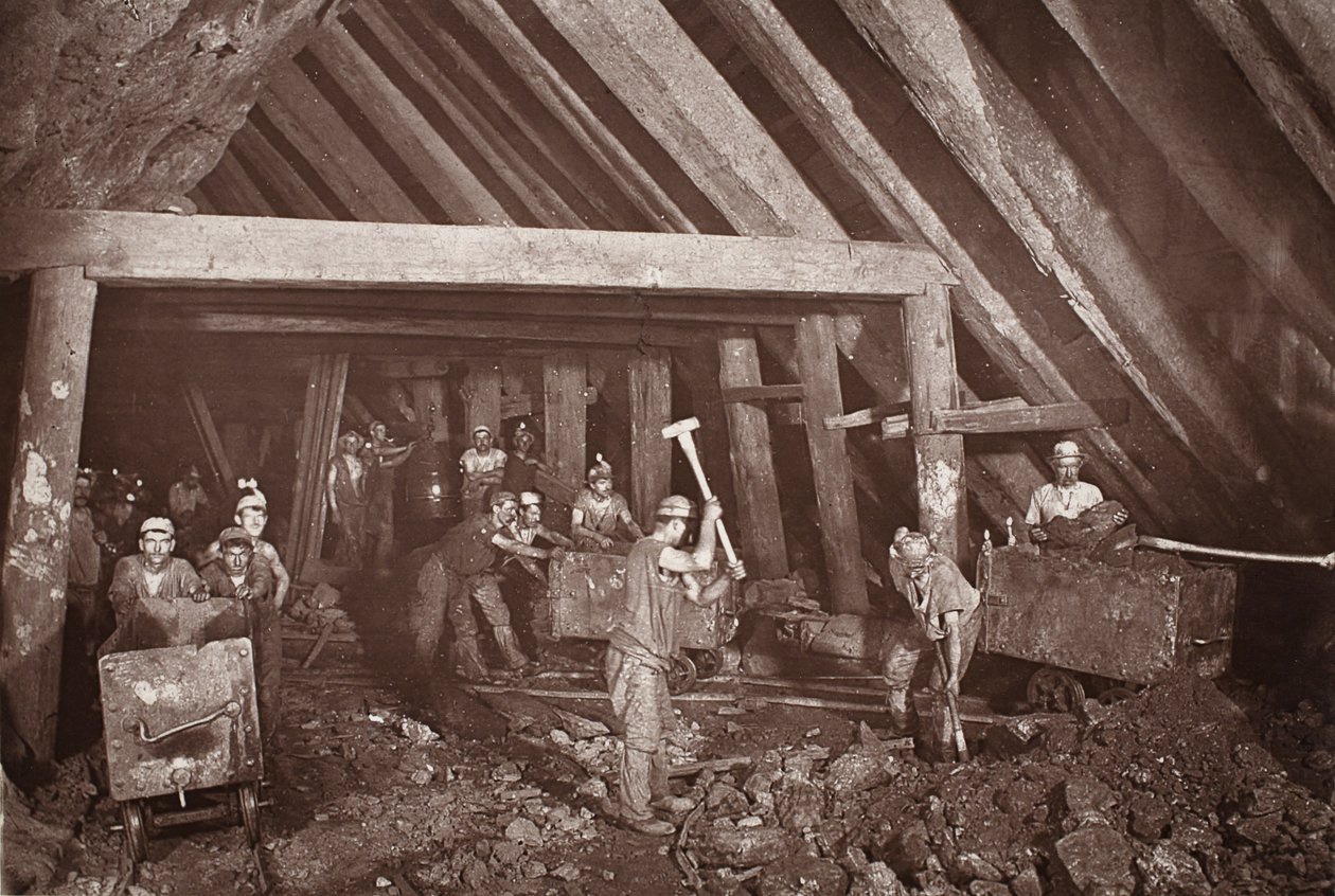 412，Dolcoath 矿，插图来自 J.C. Burrows 和 William Thomas 的“Mongst 矿场和矿工，或闪光灯的地下场景”，酒吧。 1893（深褐色照片） 作者 约翰·查尔斯·伯罗