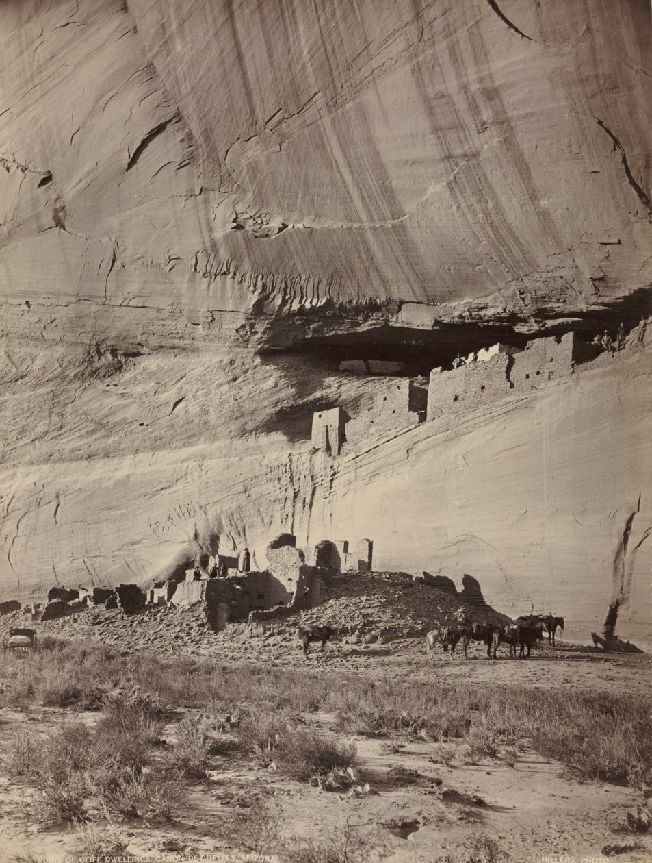 克里夫住宅遗址，亚利桑那州卡尼翁德切利，c。 1879-1881。 作者 约翰·希勒斯