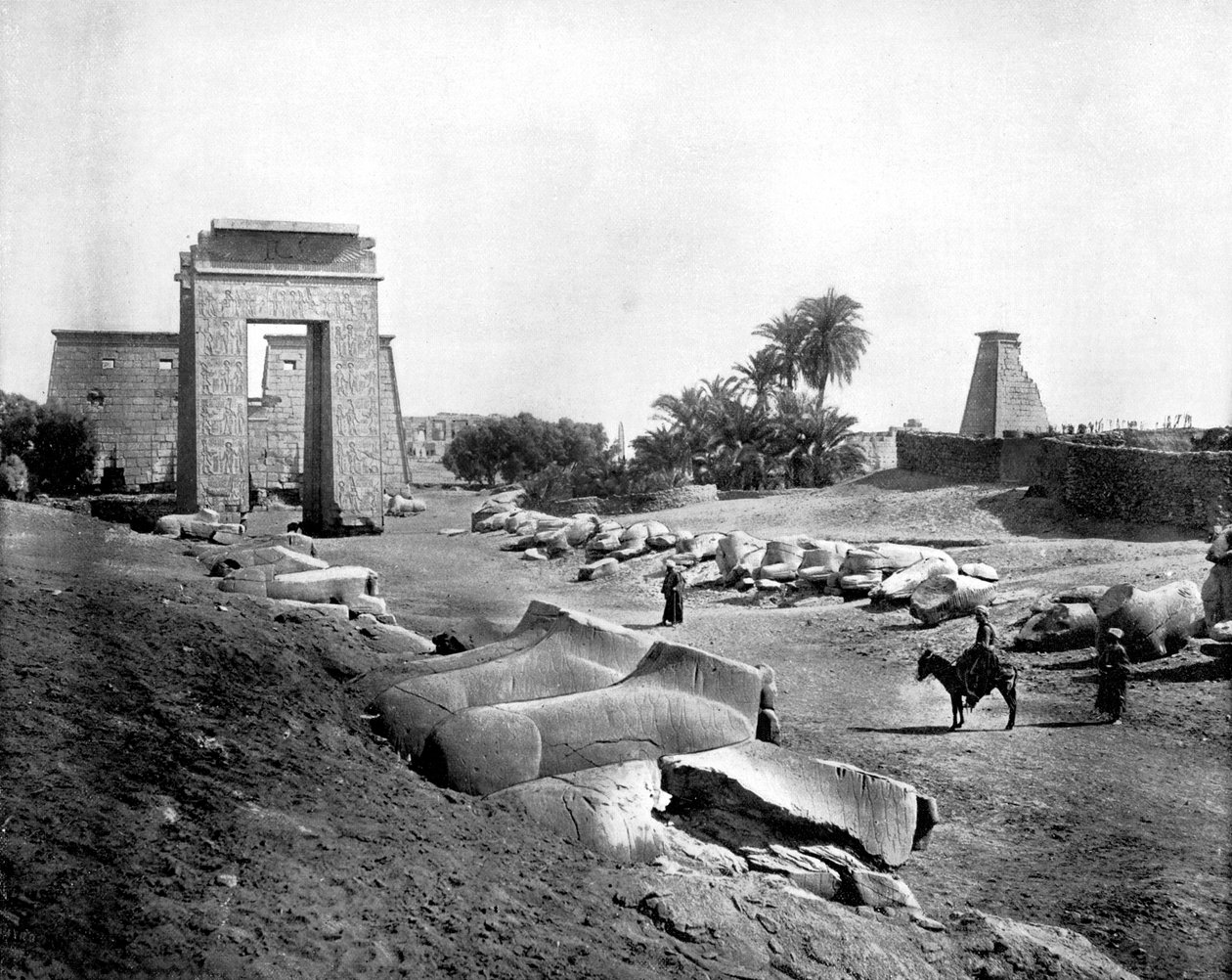 埃及狮身人面像的狮身人面像大道，1893年。 作者 约翰·斯托达德