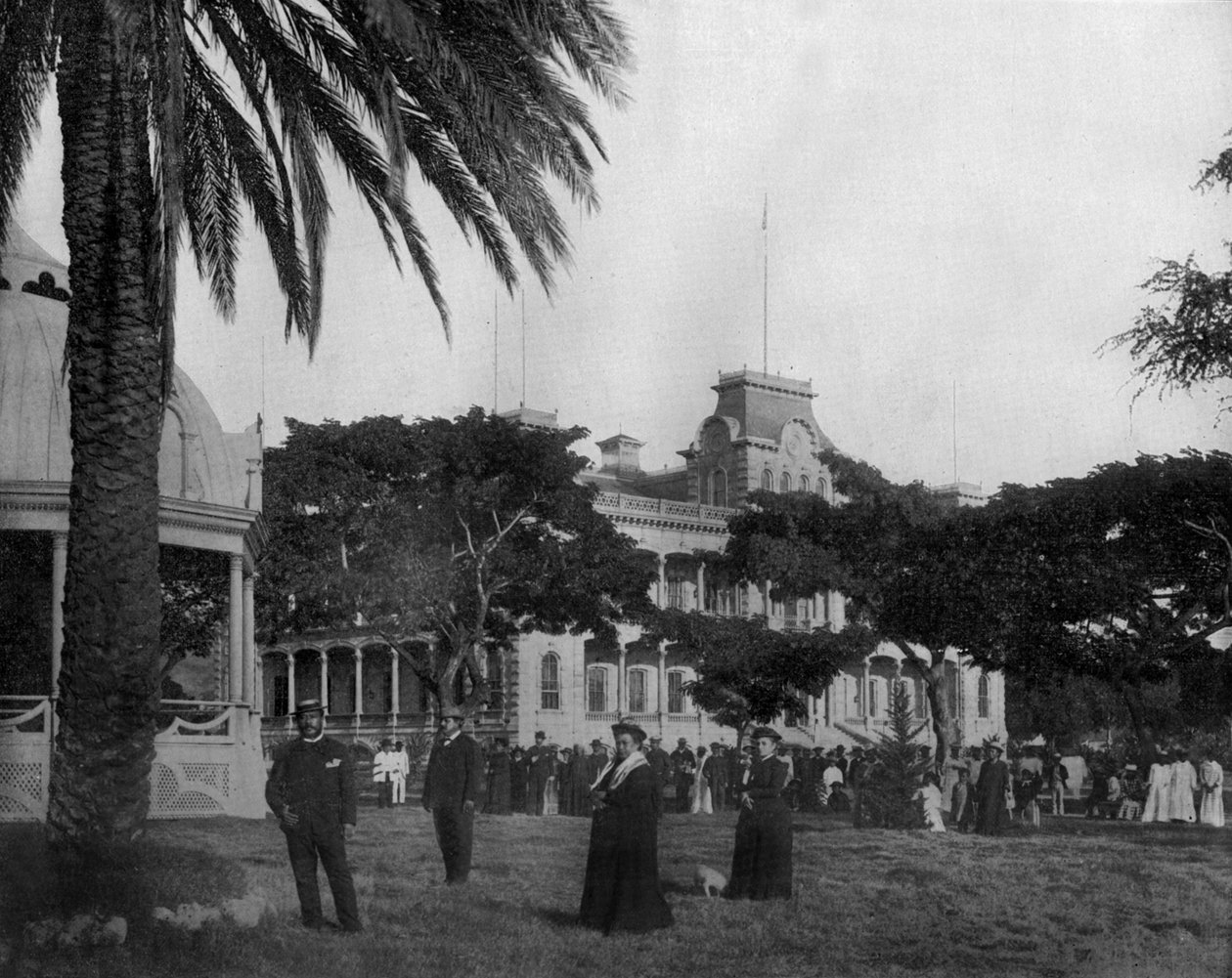 檀香山的皇宫，约翰-劳森-斯托达德（1850-1931）为芝加哥的旅行家和会议家教育出版物拍摄的照片（黑白照片）。 作者 约翰·劳森·斯托达德