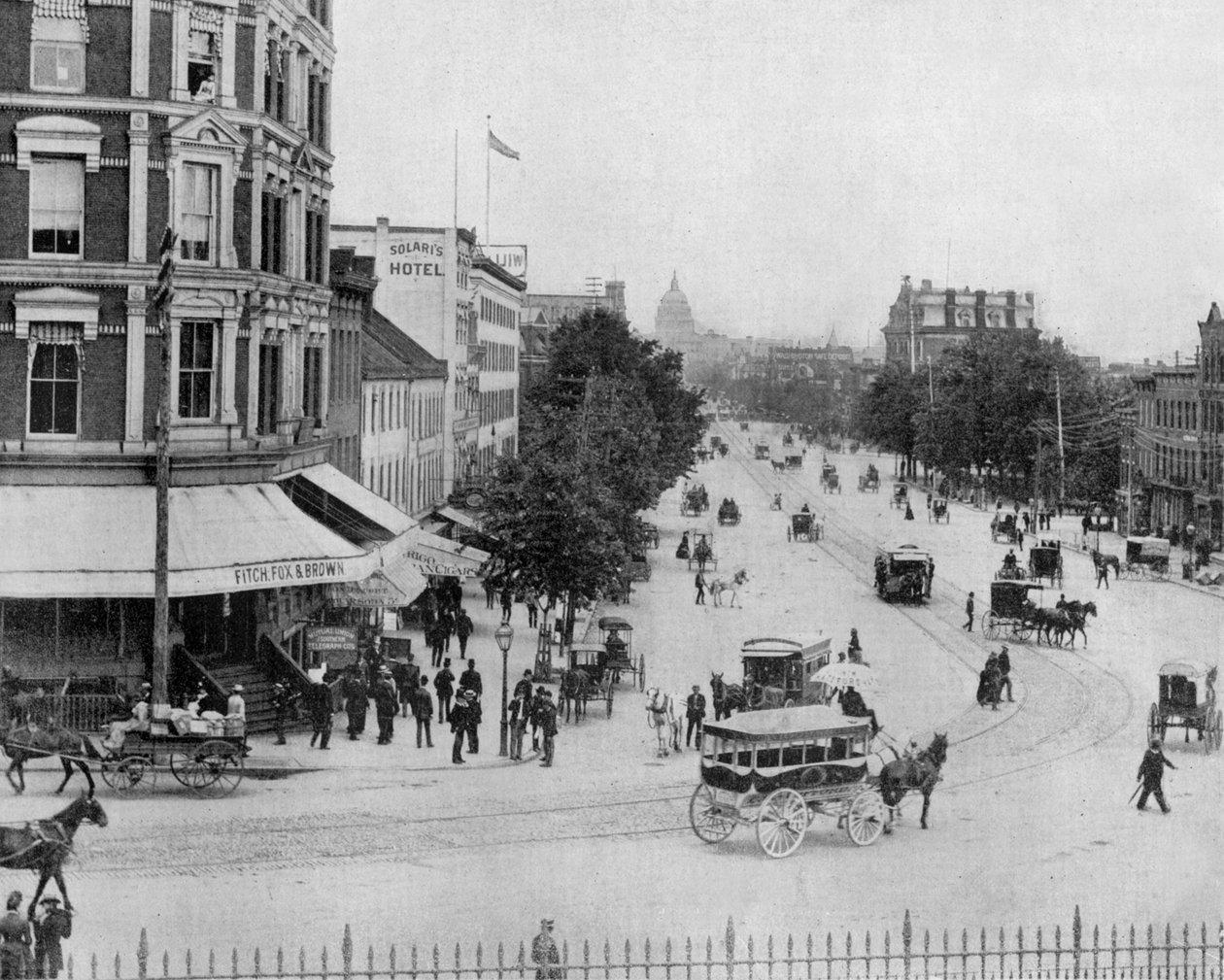 Washington l Avenue Pensylvania 照片，John Lawson Stoddard (1850 1931) Traveler and Conferencier Educational Publication for -Chicago（黑白照片） 作者 约翰·劳森·斯托达德