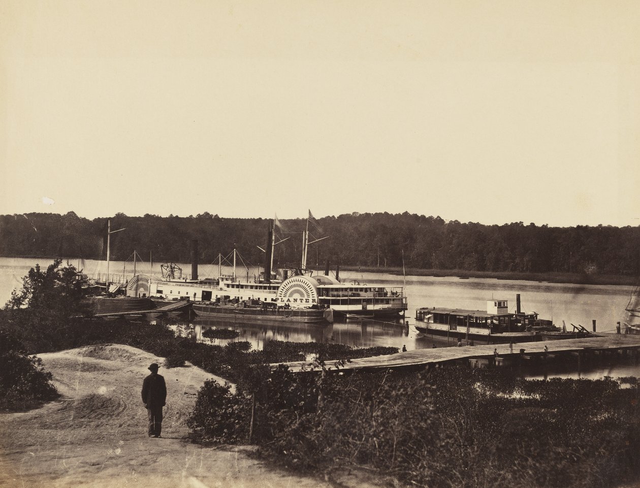 医疗用品船上的Plauter，在Appomattox。，1865年1月（蛋白印刷安装在编织纸上） 作者 约翰·里基