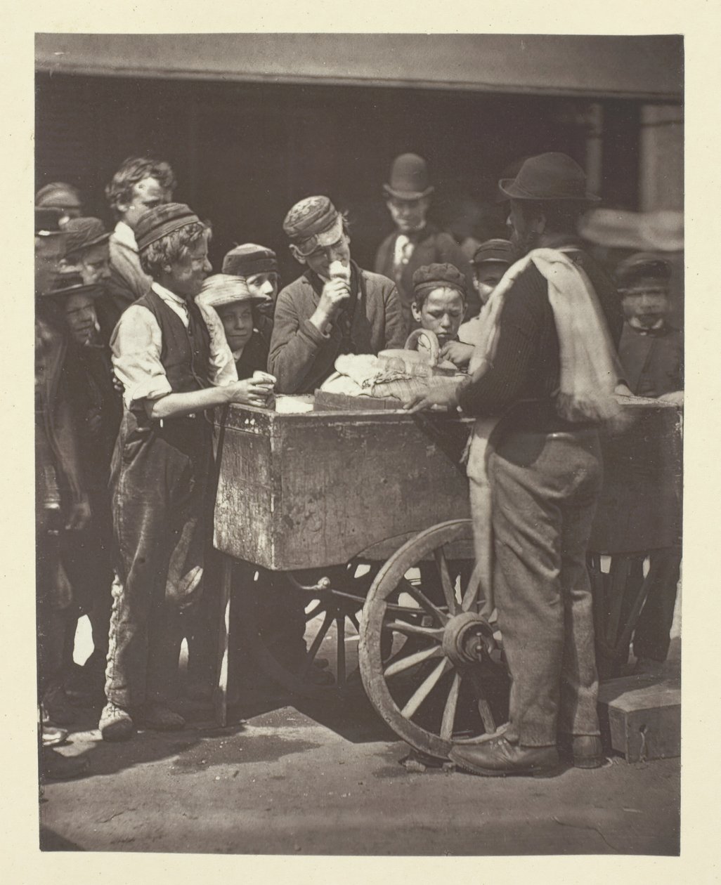 Halfpenny Ices, 1881年。 作者 约翰汤姆森