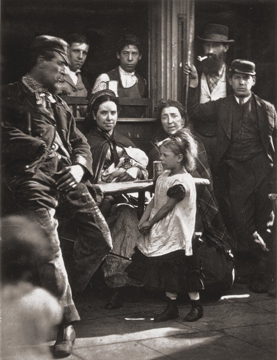 来自“伦敦街头生活”的白教堂的Hookey Alf，作者：J。Thomson和Adolphe Smith，1877年 作者 约翰汤姆森
