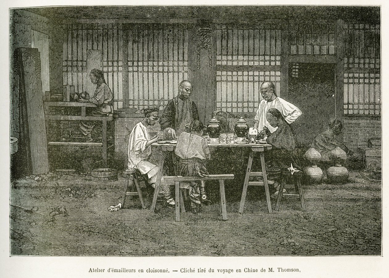 北京景泰蓝工坊的工匠。 以 M.Thomson 的照片雕刻，以说明前往北京和中国北方的旅程，T.Chutze 于 1873 年，发表于“Le tour du monde”，1876 年，Edouard Charton 编辑，Hachette, Pa 版 作者 约翰汤姆森