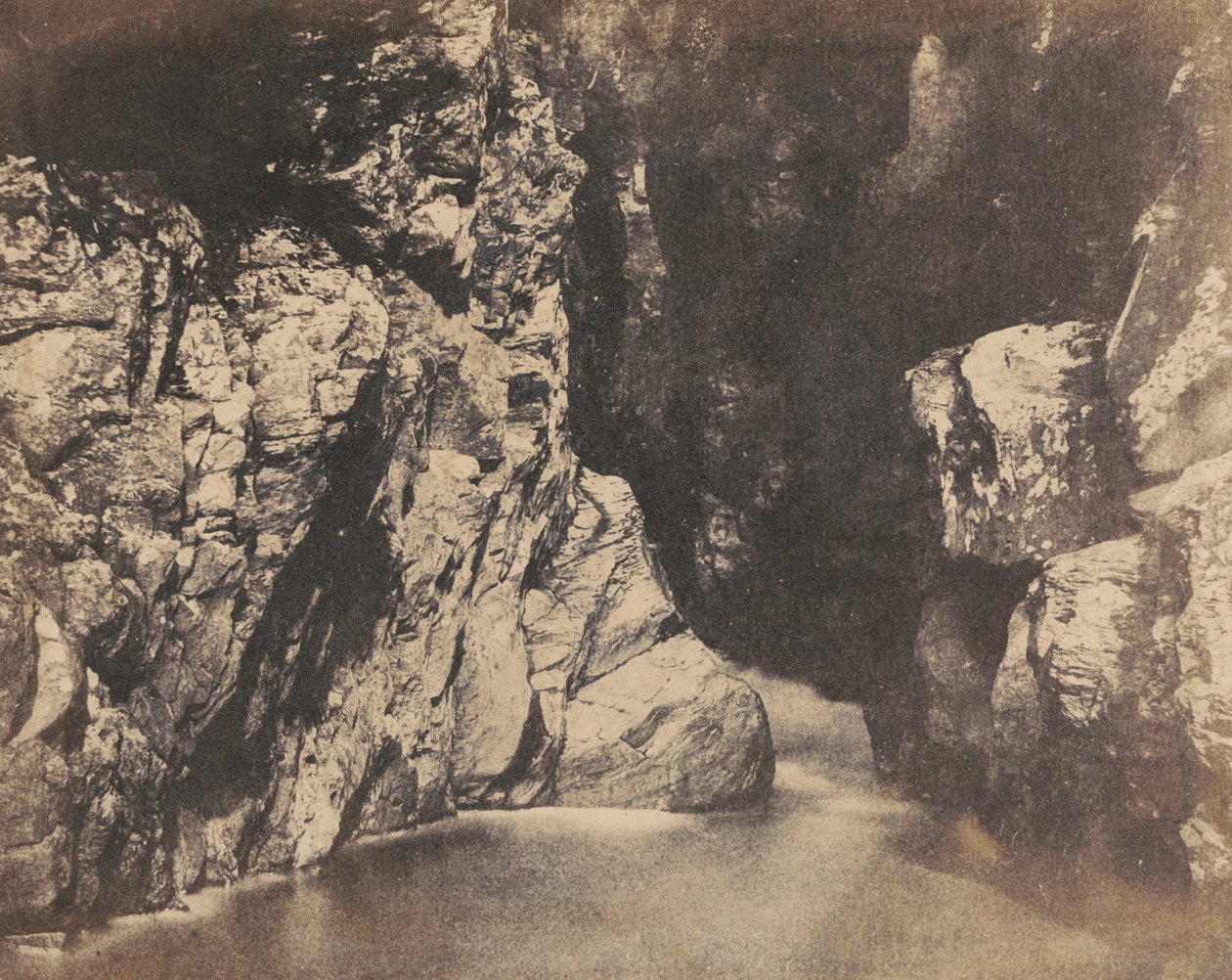 水池岸边，邓凯尔德的隆隆桥，约 1853 年（照片1853 年（照片） 作者 约翰·威廉·德金