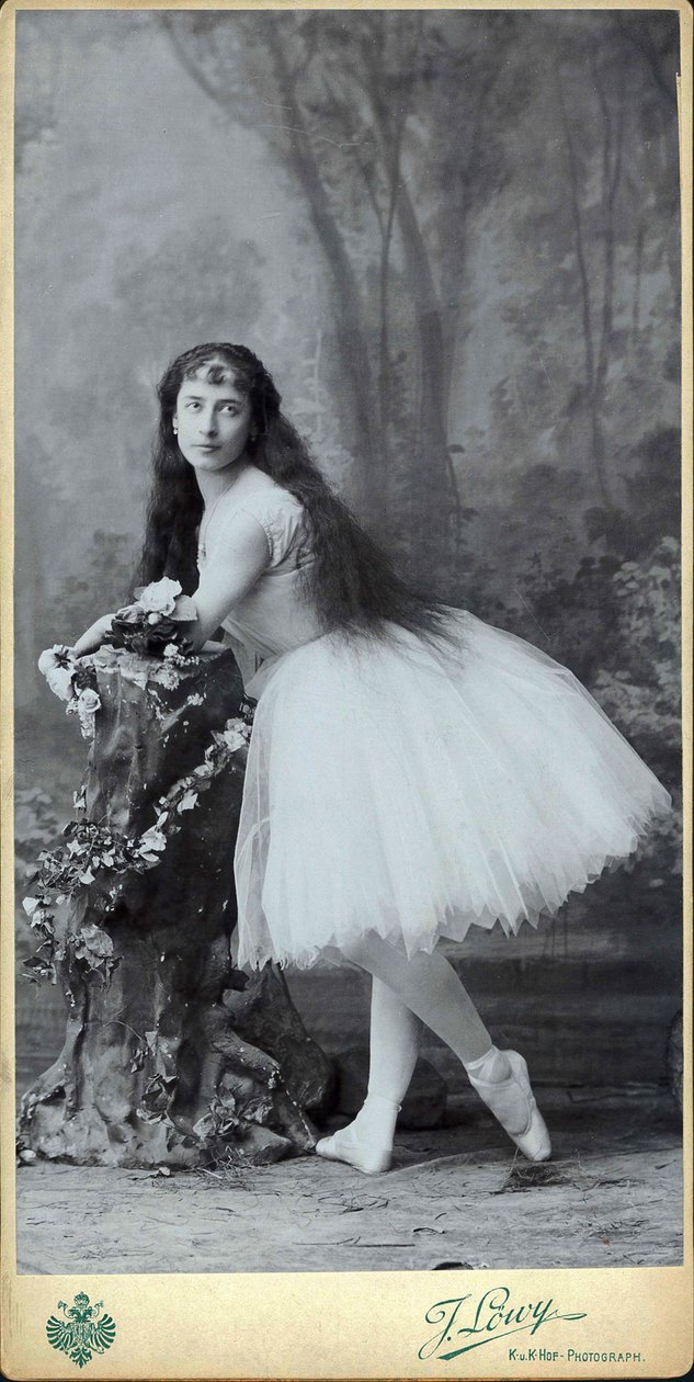 Luigia Cerale扮演吉赛尔，约1880年。 作者 约瑟夫·洛维