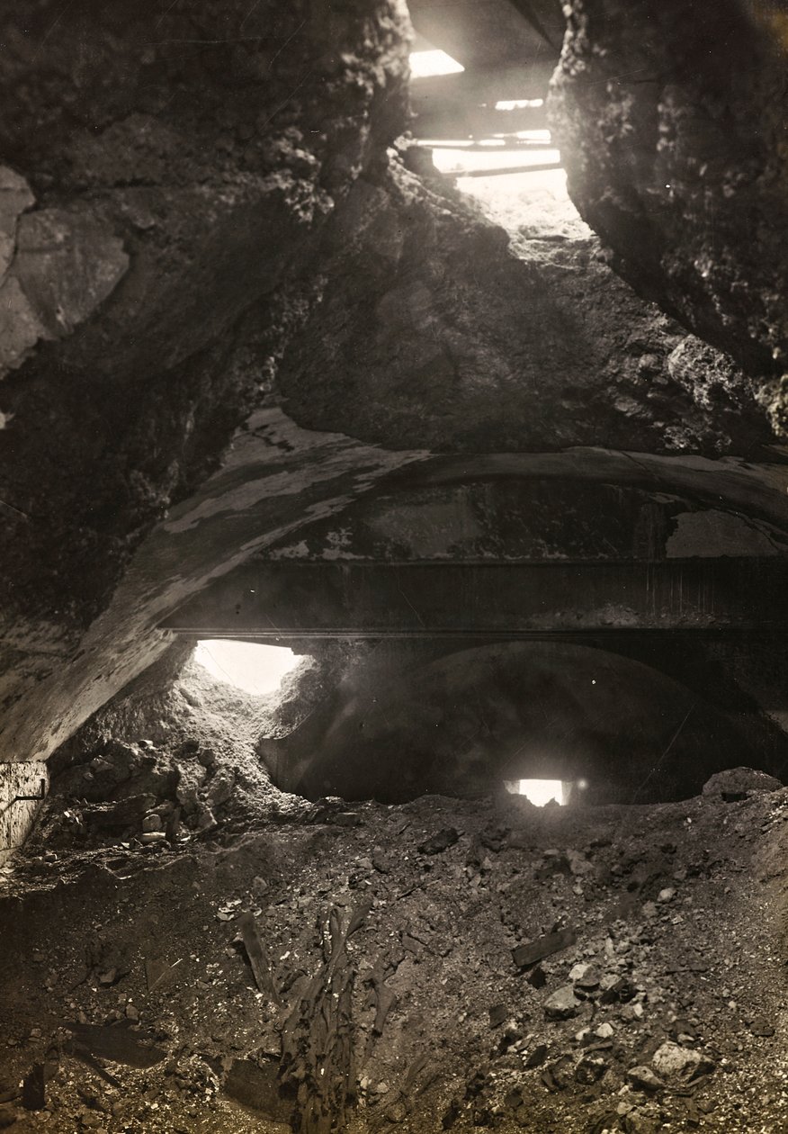 专辑“Meine weltkriegs - Erinnerungen South-West Front (Carinthia, Italien, South Tyrol) (My world war - memory of the South-Western Front in Carinthia, Italy, Trentino-Alto Adige) 31/03/1915-12/11/ 1918 年 - Josef Zohles Wien “：工厂的废墟（黑白 ph 作者 约瑟夫·佐尔斯（Josef Zohles）
