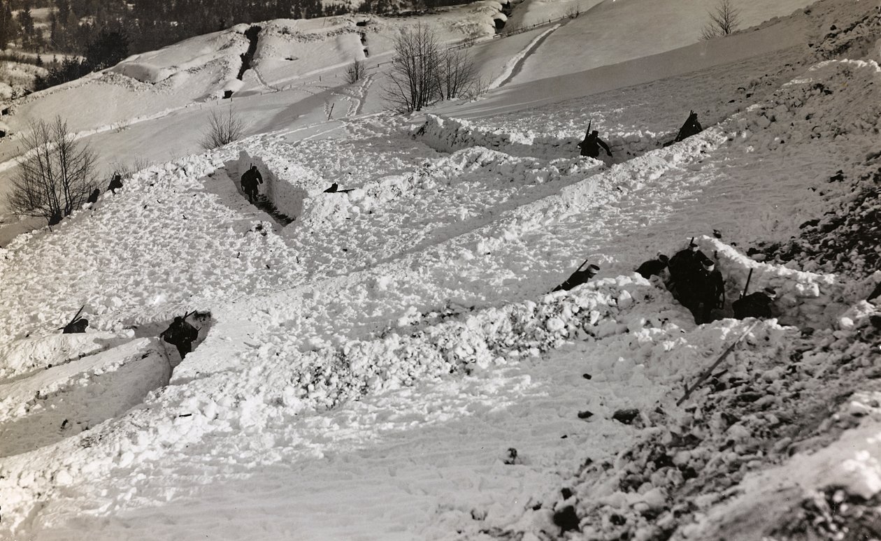 专辑“Meine weltkriegs - Erinnerungen South-West Front (Carinthia, Italien, South Tyrol) (My world war - memory of the South-Western Front in Carinthia, Italy, Trentino-Alto Adige) 31/03/1915-12/11/ 1918 - Josef Zohles Wien "：雪中的战壕 (b/wp 作者 约瑟夫·佐尔斯（Josef Zohles）