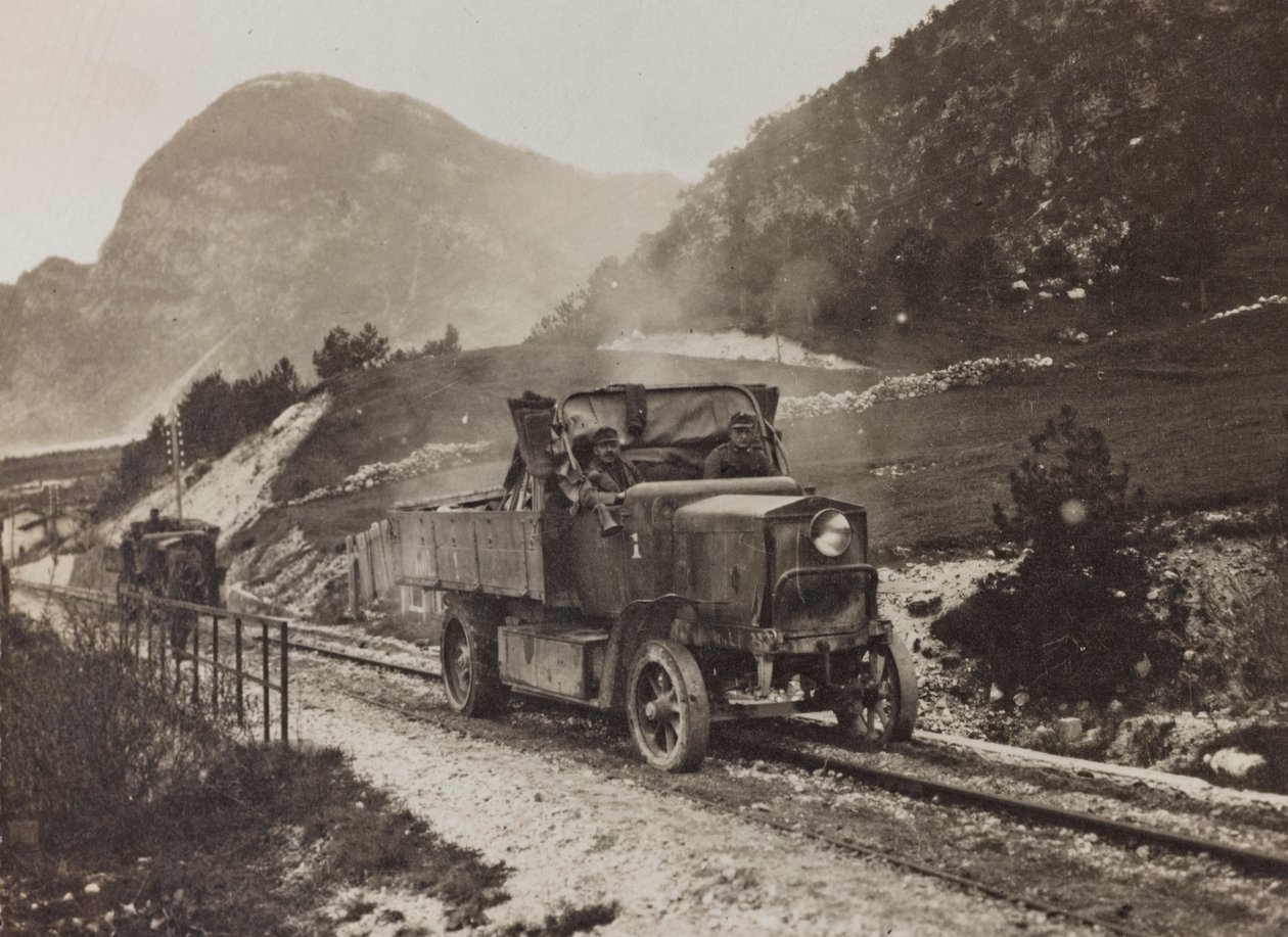 专辑“Meine weltkriegs - Erinnerungen South-West Front (Carinthia, Italien, South Tyrol) (My world war - memory of the South-Western Front in Carinthia, Italy, Trentino-Alto Adige) 31/03/1915-12/11/ 1918 - Josef Zohles Wien “：沿途的军车 作者 约瑟夫·佐尔斯（Josef Zohles）
