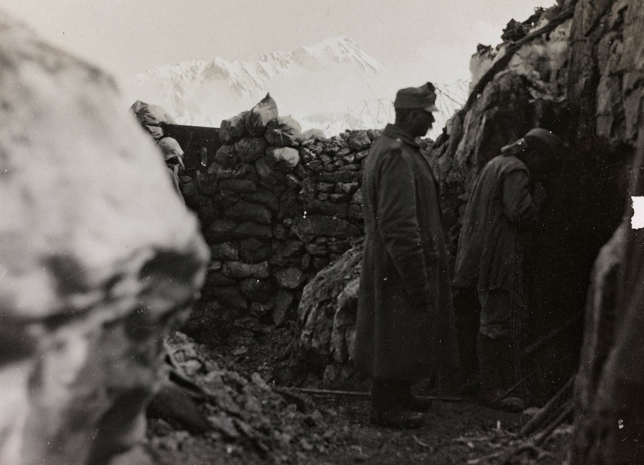 专辑“Meine weltkriegs - Erinnerungen South-West Front (Carinthia, Italien, South Tyrol) (My world war - memory of the South-Western Front in Carinthia, Italy, Trentino-Alto Adige) 31/03/1915-12/11/ 1918 - Josef Zohles Wien “：战壕中的士兵 (b 作者 约瑟夫·佐尔斯（Josef Zohles）