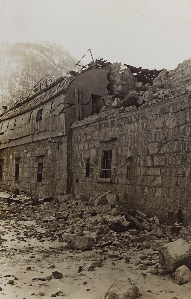 专辑“Meine weltkriegs - Erinnerungen South-West Front (Carinthia, Italien, South Tyrol) (My world war - memory of the South-Western Front in Carinthia, Italy, Trentino-Alto Adige) 31/03/1915-12/11/ 1918 年 - Josef Zohles Wien “：工厂的废墟（黑白 ph 作者 约瑟夫·佐尔斯（Josef Zohles）