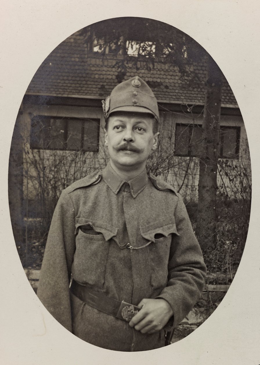 Album "Meine weltkriegs - Erinnerungen South-West Front (Carinthia, Italien, South Tyrol) (My world war - memories of the South-Western Front in Carinthia, Italy, Trentino-Alto Adige) 31/03/1915-12/11/1918 - Josef Zohles Wien ": portrait of soldier (b/w ph 作者 约瑟夫·佐尔斯（Josef Zohles）