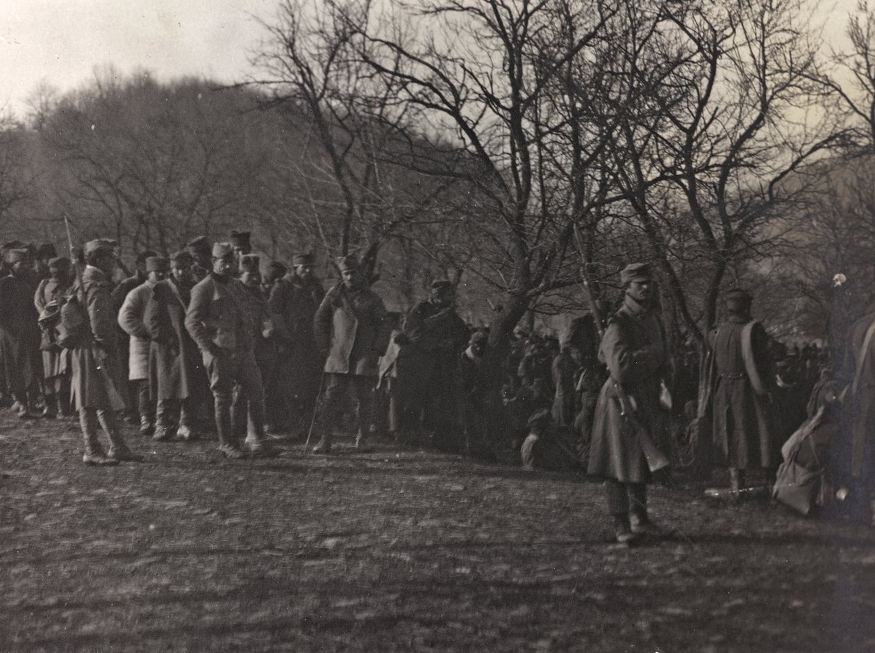 Album "Meine weltkriegs - Erinnerungen South-West Front (Carinthia, Italien, South Tyrol) (My world war - memories of the South-Western Front in Carinthia, Italy, Trentino-Alto Adige) 31/03/1915-12/11/1918 - Josef Zohles Wien ": prisoners (b/w photo) 作者 约瑟夫·佐尔斯（Josef Zohles）