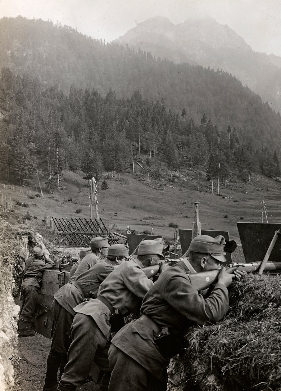 Album "Meine weltkriegs - Erinnerungen South-West Front (Carinthia, Italien, South Tyrol) (My world war - memories of the South-Western Front in Carinthia, Italy, Trentino-Alto Adige) 31/03/1915-12/11/1918 - Josef Zohles Wien ": soldiers in the trenches (b 作者 约瑟夫·佐尔斯（Josef Zohles）
