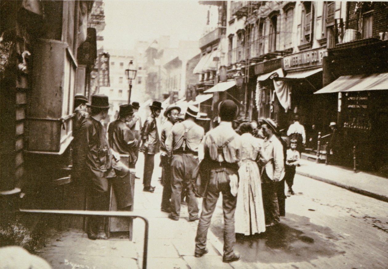 1898年，纽约唐人街的佩尔街 作者 约瑟夫·拜伦