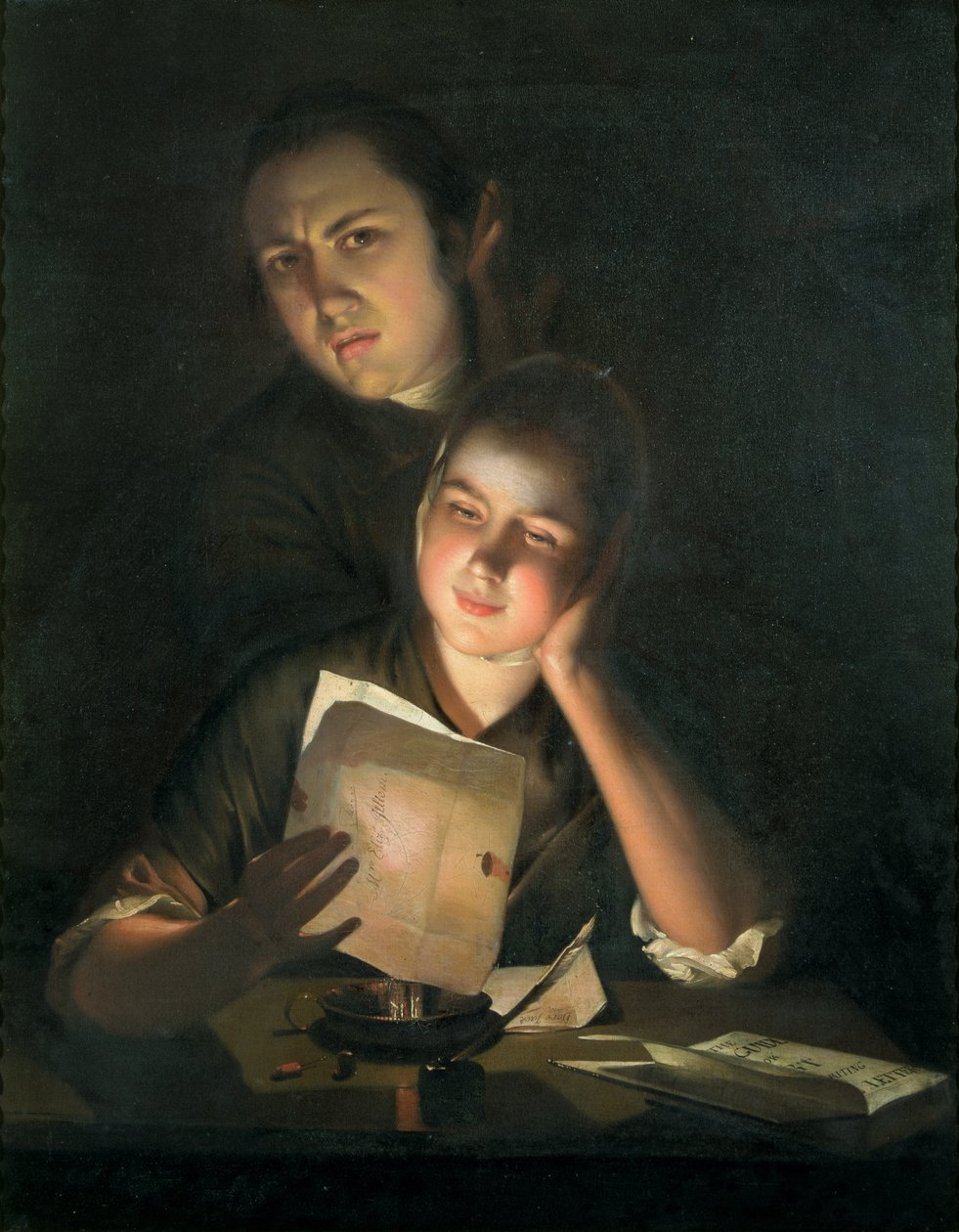 一个女孩读烛光的一封信，一名年轻男子凝视着她的肩膀，c.1760-2 作者 德比的约瑟夫·赖特