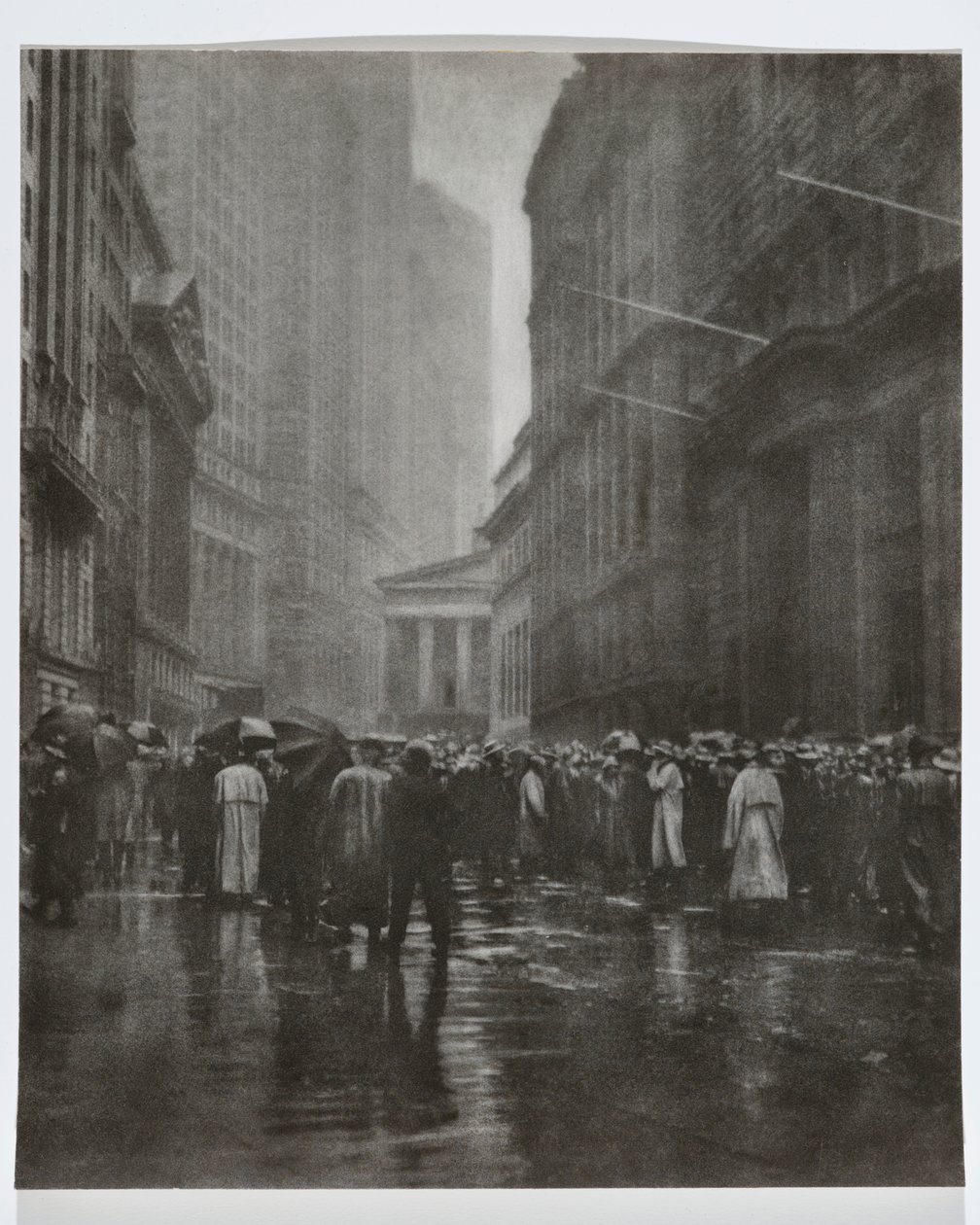 The Curb Market  - 纽约，1921年（bromoil print） 作者 约瑟夫·彼得罗切利