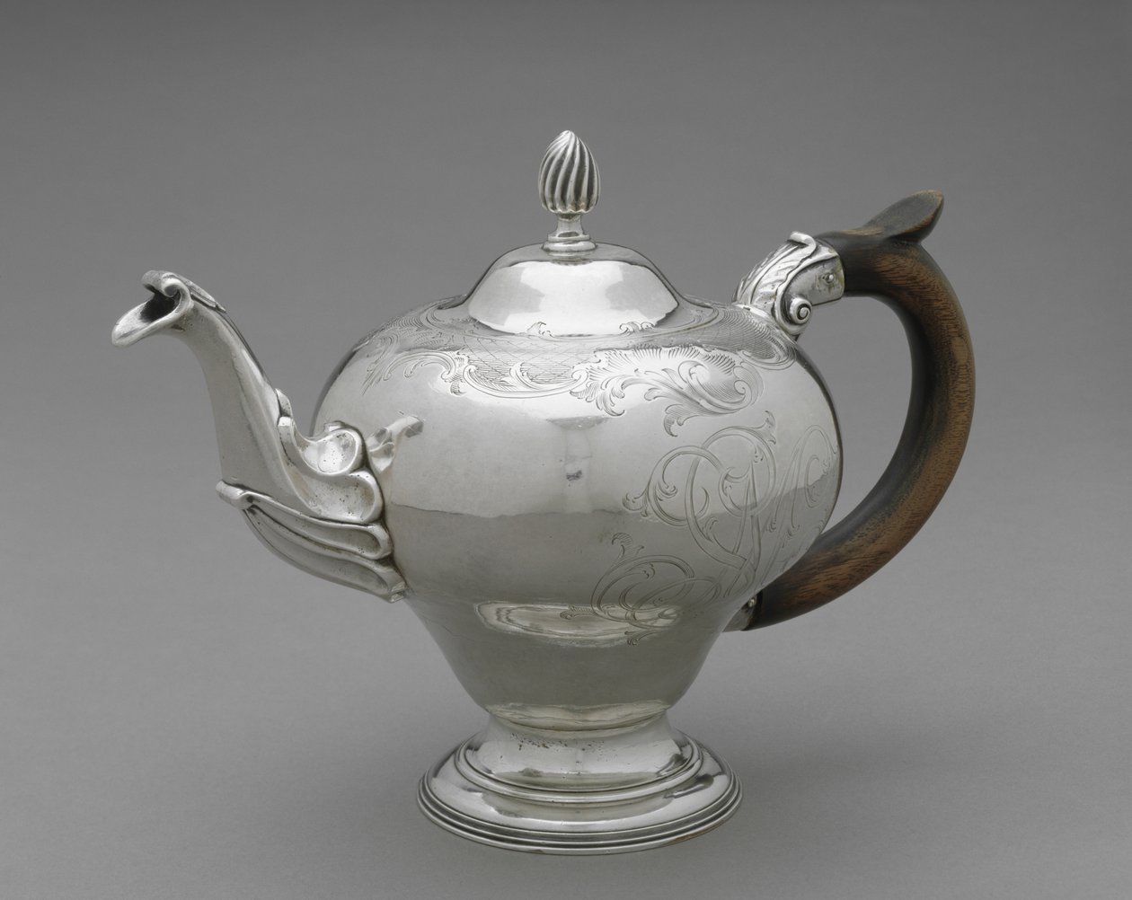 茶壶，1755-75（银） 作者 约书亚·理查森（Joshua Richardson）