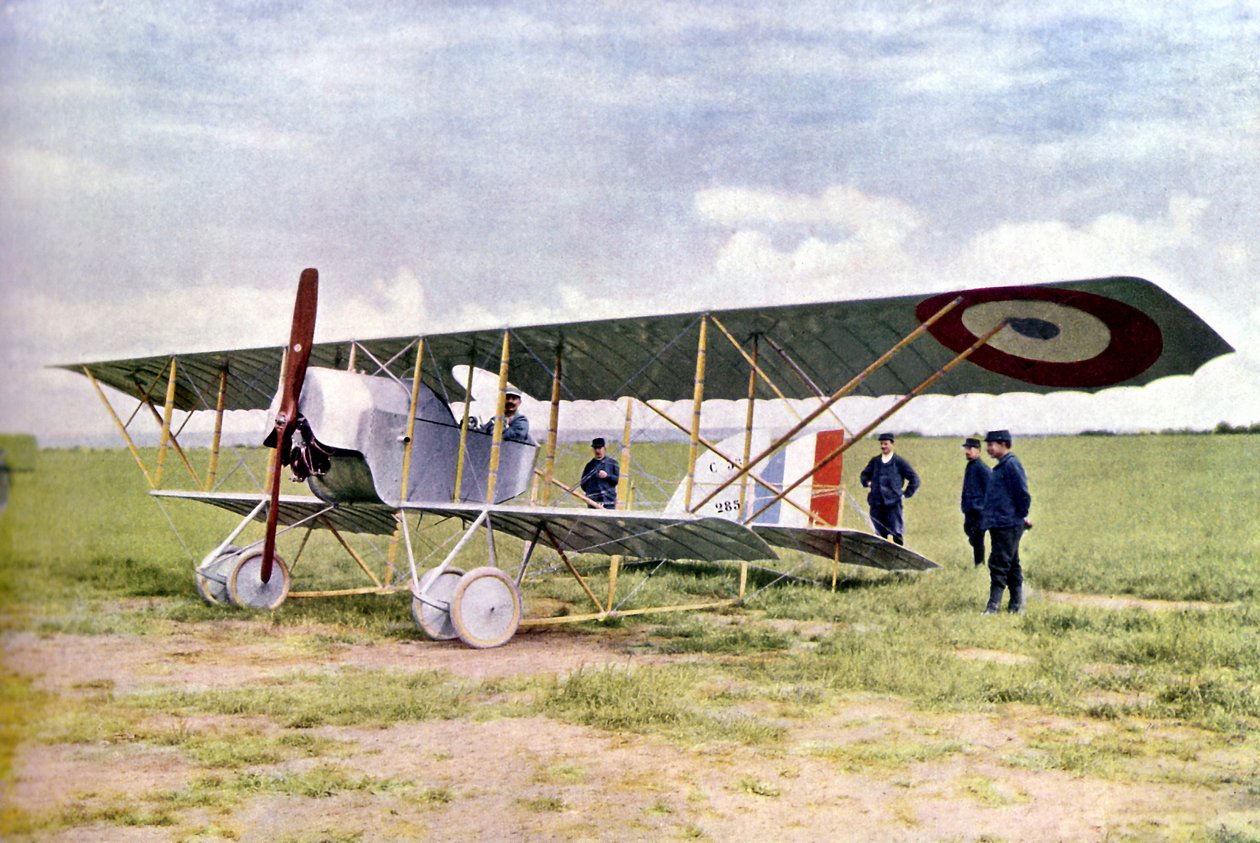 1914年9月巴黎东部马恩河战役期间的Nieuport 10双翼飞机（自动着色） 作者 朱尔斯·格维斯·考特莱蒙
