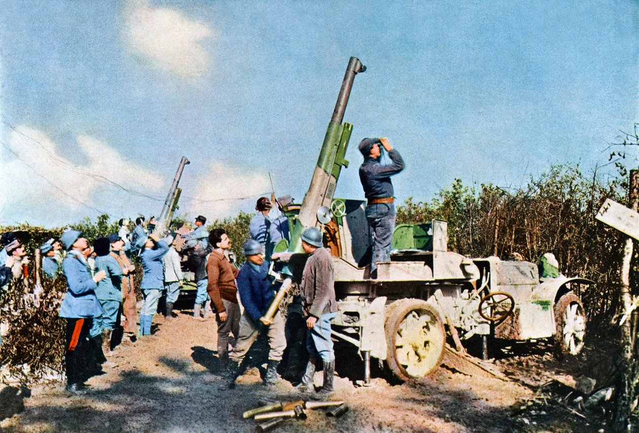 1916年9月，凡尔登安装在行动车辆上的高射炮（自动着色） 作者 朱尔斯·格维斯·考特莱蒙