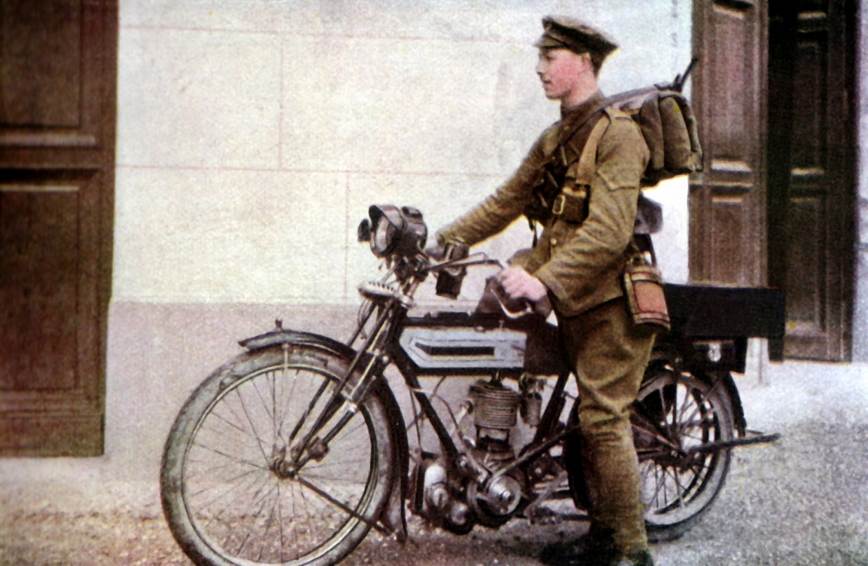1914年9月巴黎东部马恩河战役期间英国派遣车手起飞（自动着色） 作者 朱尔斯·格维斯·考特莱蒙