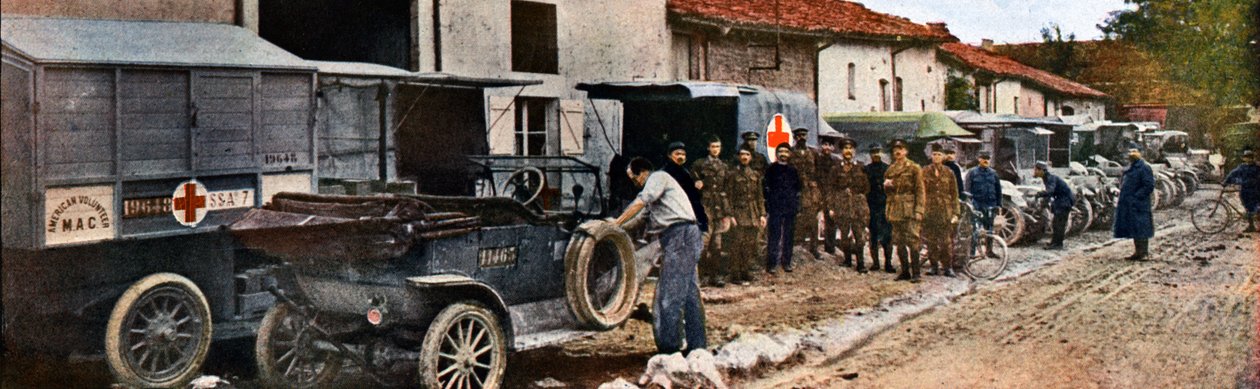 美国邮政局和救护车卡车于1916年9月在凡尔登以北的Dieue-sur-Meuse与红十字会合作（彩色） 作者 朱尔斯·格维斯·考特莱蒙