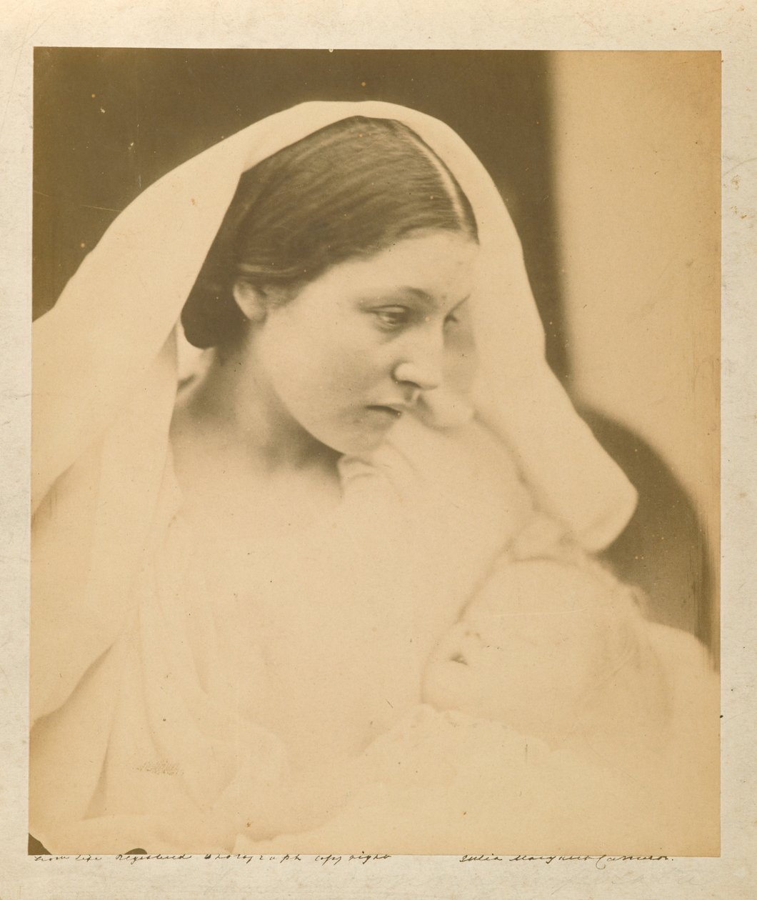 The Rested Madonna Resting in Hope，1864（蛋白银照片） 作者 朱莉娅·玛格丽特·卡梅伦