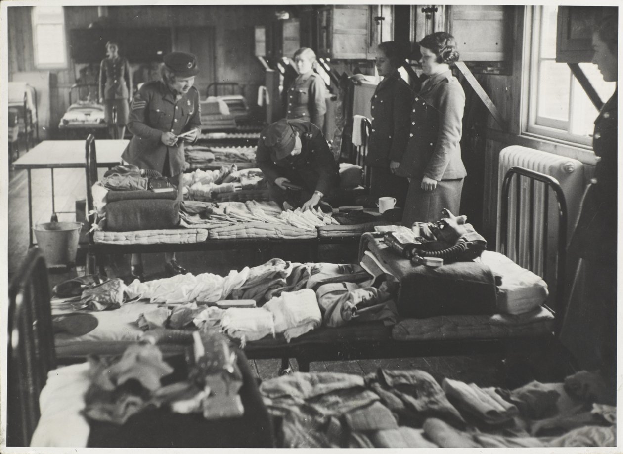 套件检查，1939-45 作者 朱利安·范·斯特雷克（Jurian van Streeck）或史翠克（Streek）