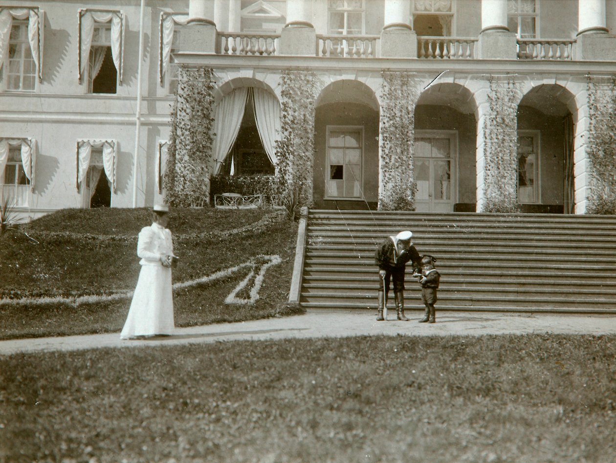 沙皇亚历山大·费奥多罗夫娜（Tsarina Alexandra Fyodorovna）与俄罗斯的沙皇亚历山大·阿列克谢（tsarevich Alexei），c1907-c1910。 作者 K·冯·哈恩
