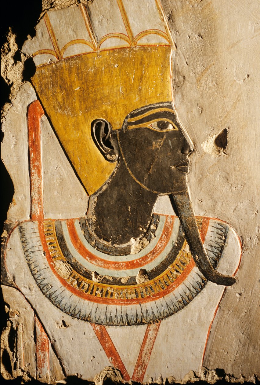 Deir el Bahri；石灰石浮雕；绘有阿蒙神、 作者 肯尼思·加勒特